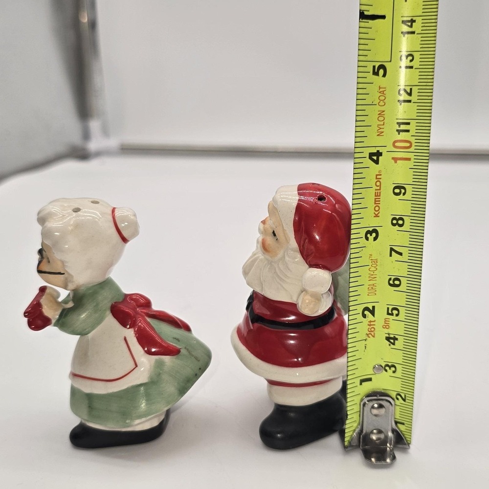 Vintage Santa & Ms. Claus Salt & Pepper Shaker Porcelain Set Christmas - Picture 6 of 8